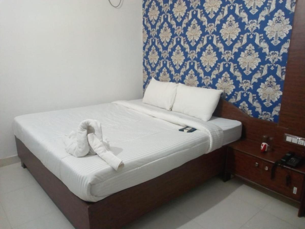 Hotel Wisdom Celebration Motihari Exterior photo